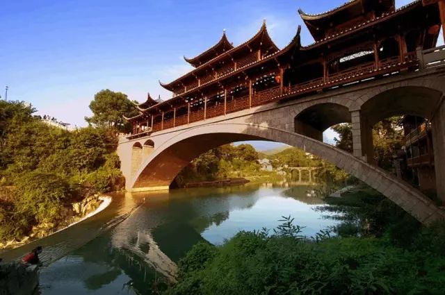 中國古鎮(zhèn)：淺析32個中國最美古鎮(zhèn)！