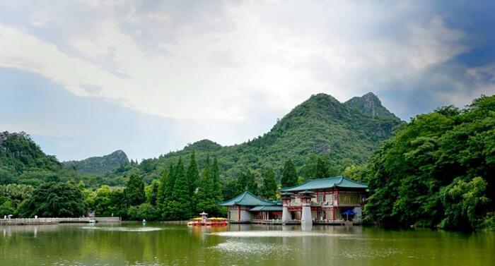 桂林西山公園亭臺(tái)水榭