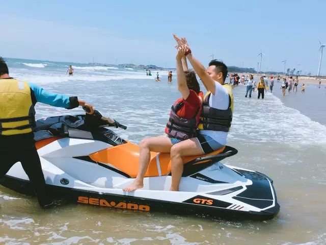 翡翠灣，在遼闊的海洋前做回?zé)o憂快樂(lè)的自我