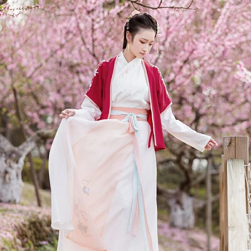 仙女縹緲漢服，且看韶華傾負(fù)