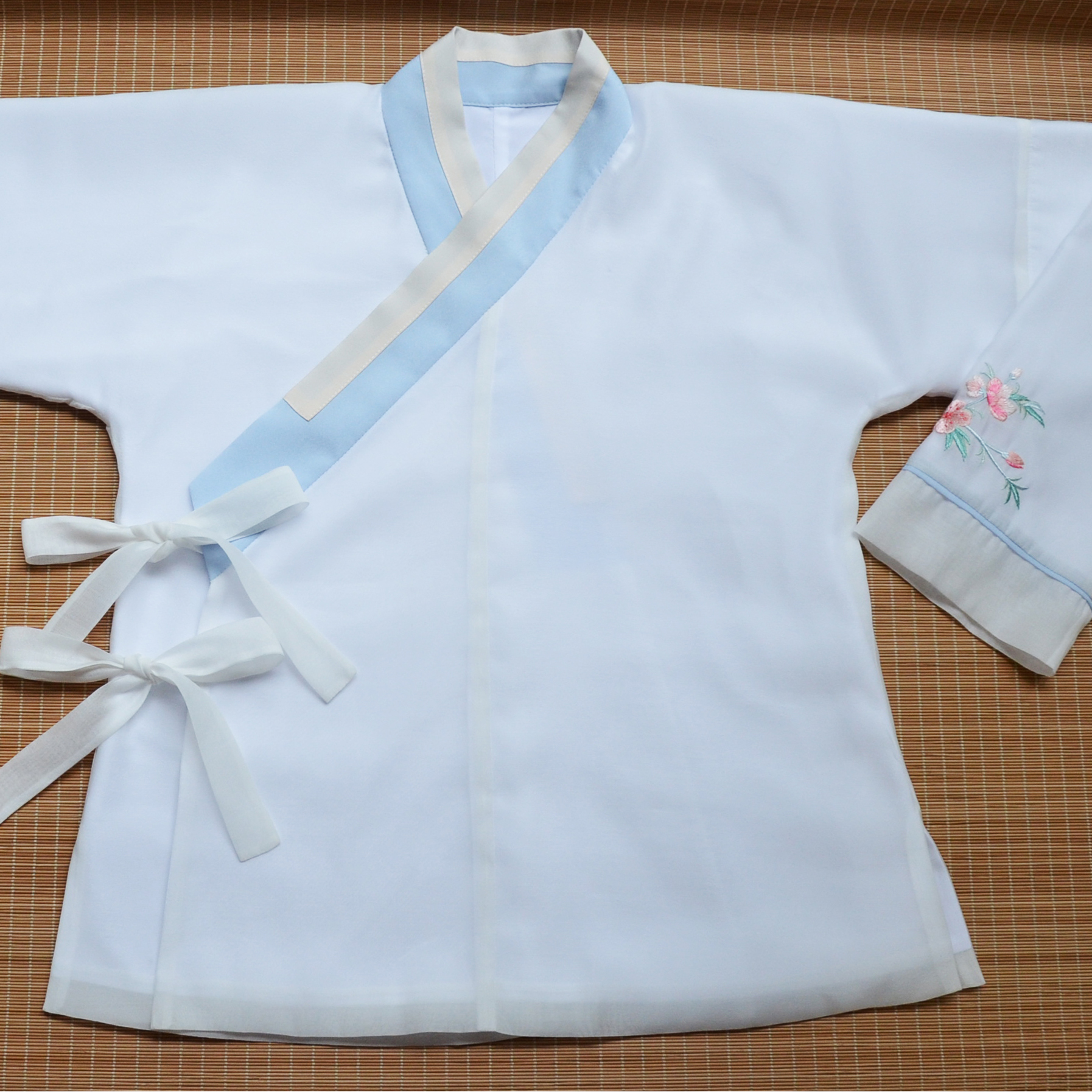 方領(lǐng)馬甲漢服，俏皮可愛漢服圖片