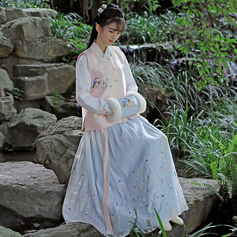 方領(lǐng)馬甲漢服，俏皮可愛漢服圖片