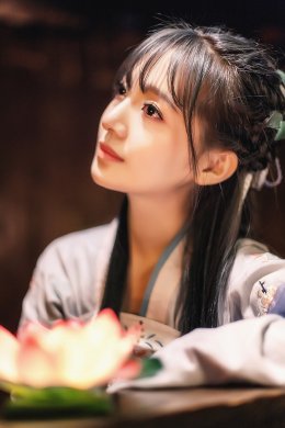 齊胸古風(fēng)繡花裙?jié)h服，清新淡雅漢服圖片