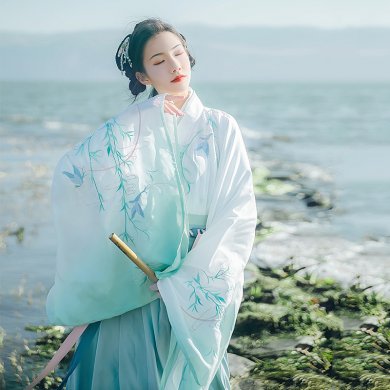 蓬萊閣大袖交領(lǐng)襦裙?jié)h服，漸變花鳥(niǎo)刺繡漢服