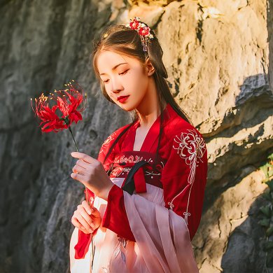火紅彼岸花齊胸襦裙?jié)h服，日常春夏漢服圖片