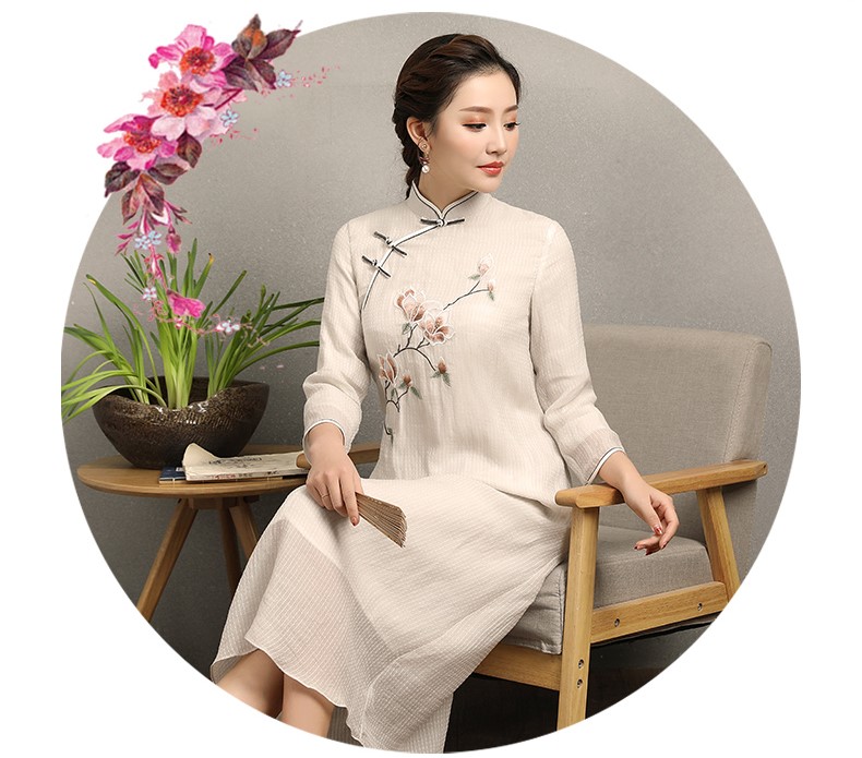 蘭花刺繡素雅旗袍，米白色中長款旗袍裙