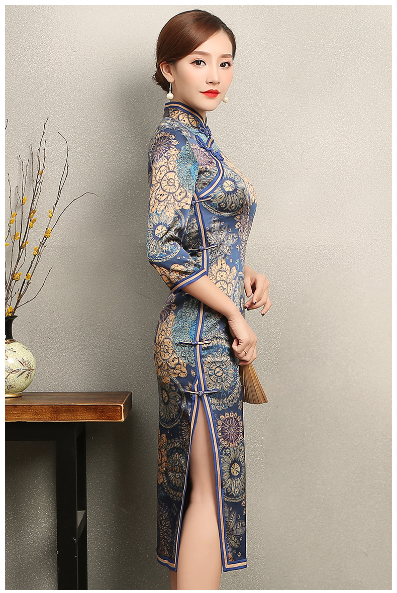 花若優(yōu)雅旗袍，圓形印花旗袍裙