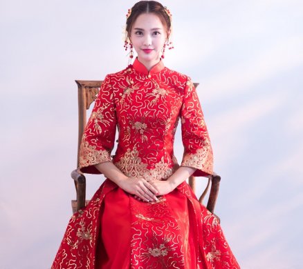 金色蕾絲花朵新娘禮服，唯美秀禾中式禮服