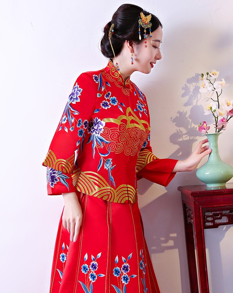 古典中國風(fēng)中式禮服，牡丹多喜刺繡新娘禮服