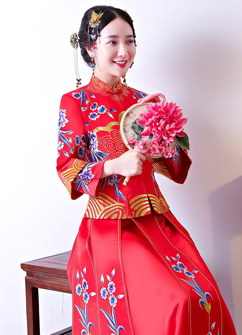 古典中國風(fēng)中式禮服，牡丹多喜刺繡新娘禮服
