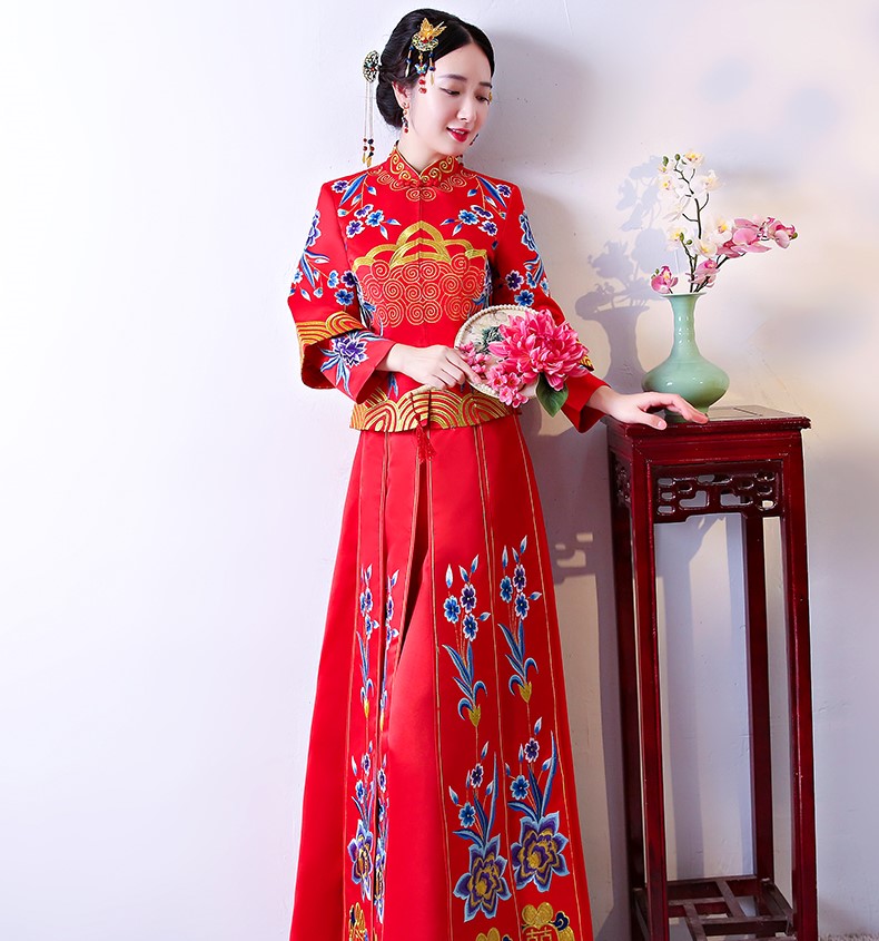 古典中國風(fēng)中式禮服，牡丹多喜刺繡新娘禮服