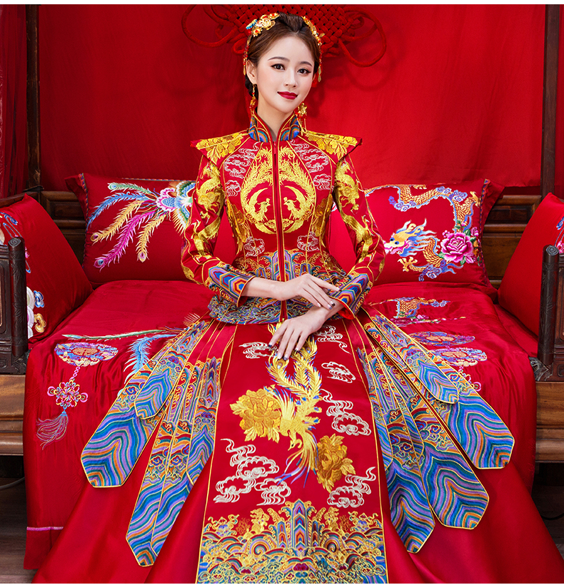 花開牡丹中式禮服，古韻悠揚(yáng)奢華刺繡新娘禮服