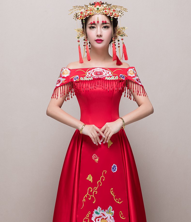 性感一字肩中式禮服，刺繡流蘇新娘禮服