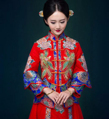 中國風(fēng)中式禮服，鳳凰刺繡新娘結(jié)婚禮服