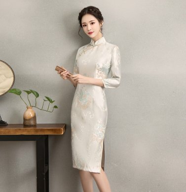 清新淡雅繡花旗袍，中袖優(yōu)雅旗袍裙