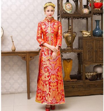 紅色旗袍中式禮服，新娘結(jié)婚禮服