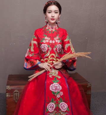古典韻味中式禮服，新娘結(jié)婚禮服