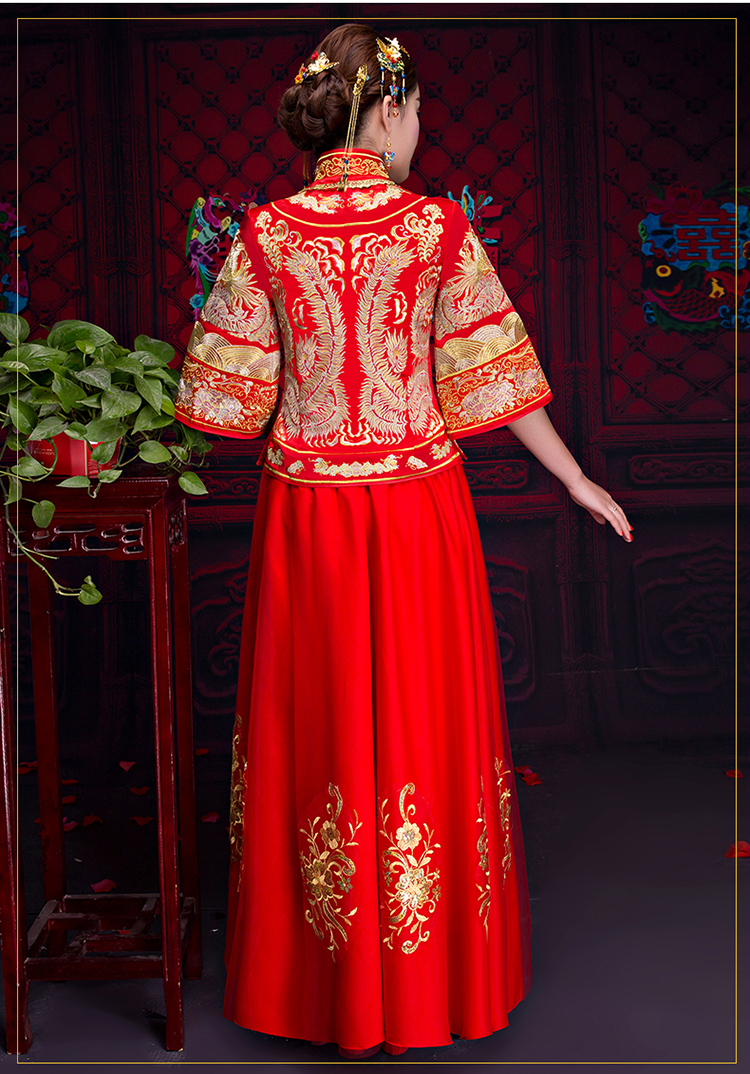 紅色中袖中式禮服，復(fù)古中國風(fēng)新娘禮服