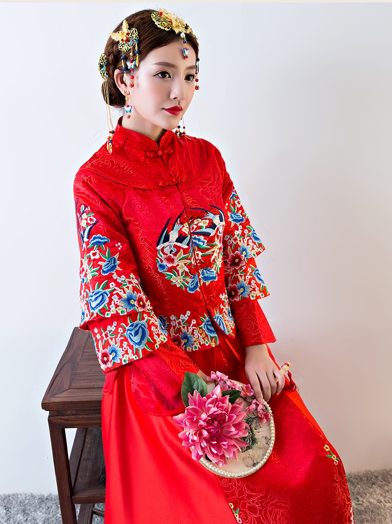 古色古香中式禮服，中國風(fēng)新娘結(jié)婚禮服