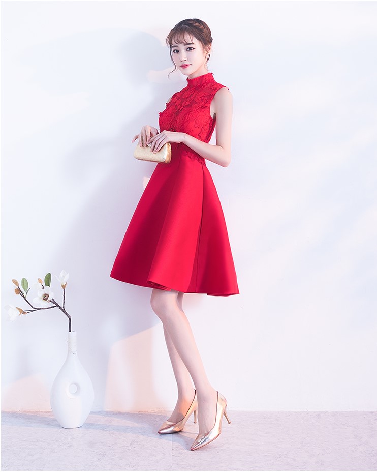 時(shí)尚無(wú)袖中式禮服，蕾絲繡花短款晚禮服