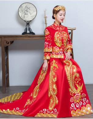 時(shí)尚中國(guó)風(fēng)拖尾中式禮服，金線刺繡新娘禮服
