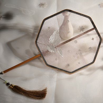 古典白色雪花團(tuán)扇，中國風(fēng)繡花宮扇扇子