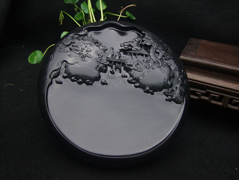 歙硯雕刻精致山水硯臺(tái)，精品老坑龍尾硯