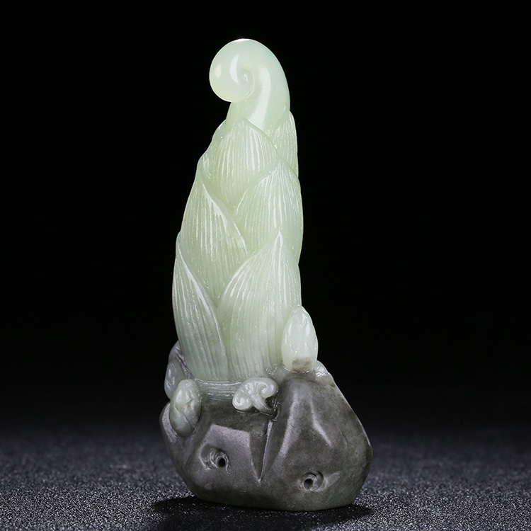 竹筍和田翠青玉掛件，天然玉石吊墜