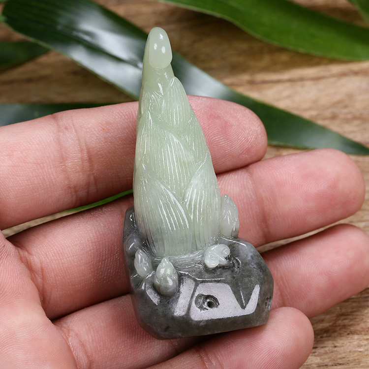 竹筍和田翠青玉掛件，天然玉石吊墜