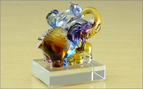 琉璃吉祥如意工藝品，琉璃的意思