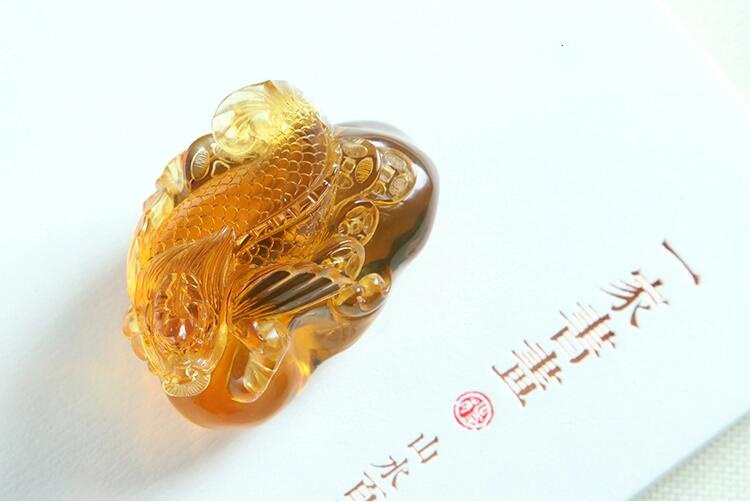 緬甸琥珀獨占鰲頭吊墜，緬甸琥珀的鑒別方法