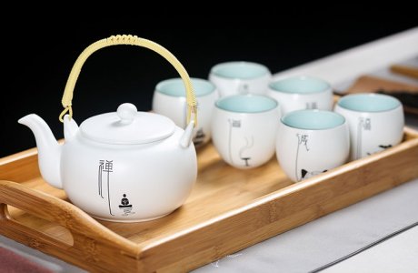 樸實(shí)無(wú)華，簡(jiǎn)約厚重青釉陶瓷茶具