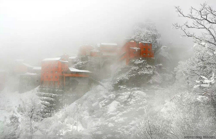 武當山千里冰封萬里雪飄