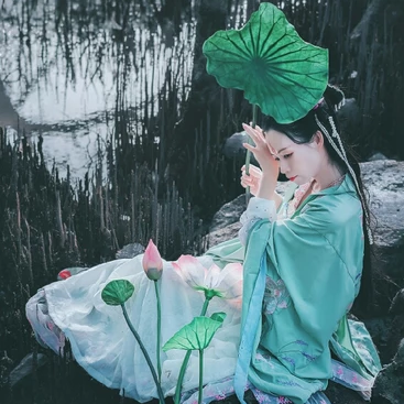 蓮花花開女生頭像，唯美古風(fēng)真人頭像