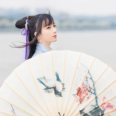 風(fēng)花雪月帶傘女生頭像，唯美古風(fēng)真人頭像