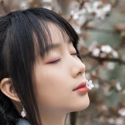 風(fēng)花雪月帶傘女生頭像，唯美古風(fēng)真人頭像