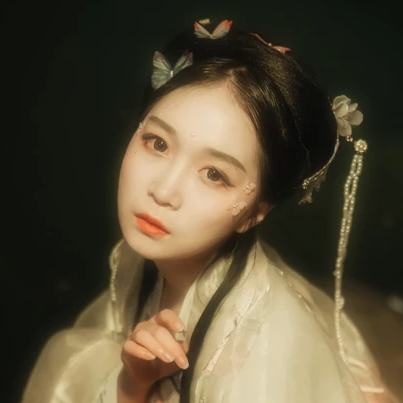 月夜蓮燈女生頭像，唯美古風(fēng)真人頭像