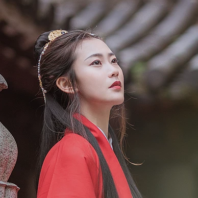優(yōu)雅紅衣女生頭像，唯美古風(fēng)真人頭像
