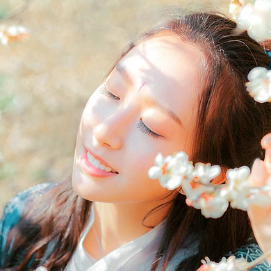 花開(kāi)半夏女生頭像，唯美古風(fēng)真人頭像
