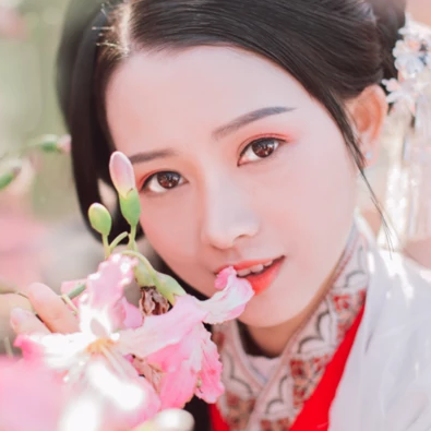 超仙粉色女生頭像，唯美古風(fēng)真人頭像