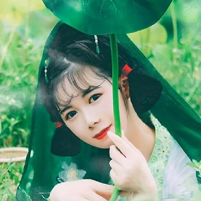 翠綠荷葉蓮花女生頭像，唯美古風(fēng)真人頭像