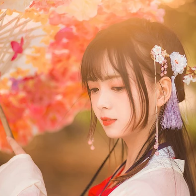 如花似夢帶傘女生頭像，唯美古風(fēng)真人頭像