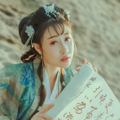 文藝漢服女生頭像，唯美古風真人頭像