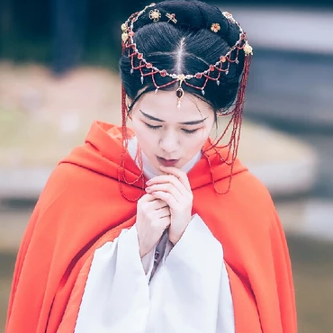 木蘭花開(kāi)帶琴女生頭像，唯美古風(fēng)真人頭像