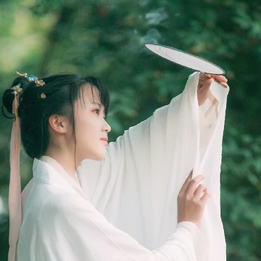 淡雅清新文藝帶團(tuán)扇女生頭像，唯美古風(fēng)頭像