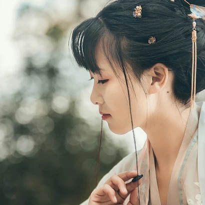 淡雅清新文藝帶團(tuán)扇女生頭像，唯美古風(fēng)頭像