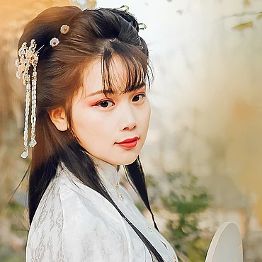 秋落意境帶團(tuán)扇女生頭像，唯美古風(fēng)真人頭像