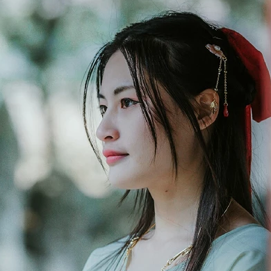 清新文藝帶傘女生頭像，唯美古風(fēng)真人頭像