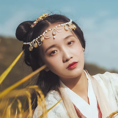 稻田飄香帶傘女生頭像，唯美古風(fēng)真人頭像