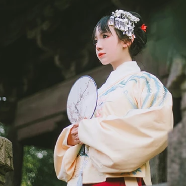 清新可愛帶團(tuán)扇女生頭像，唯美古風(fēng)真人頭像